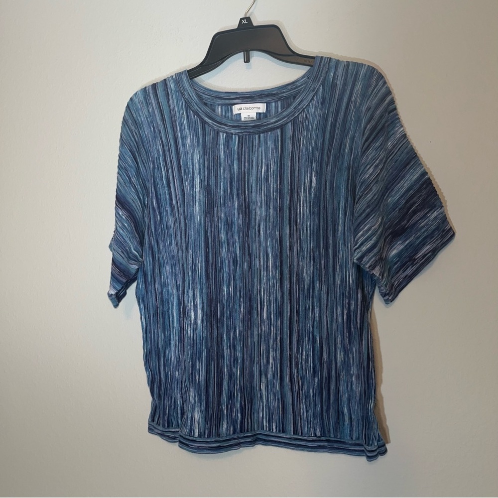 Liz Claiborne Ribbed Top Size M